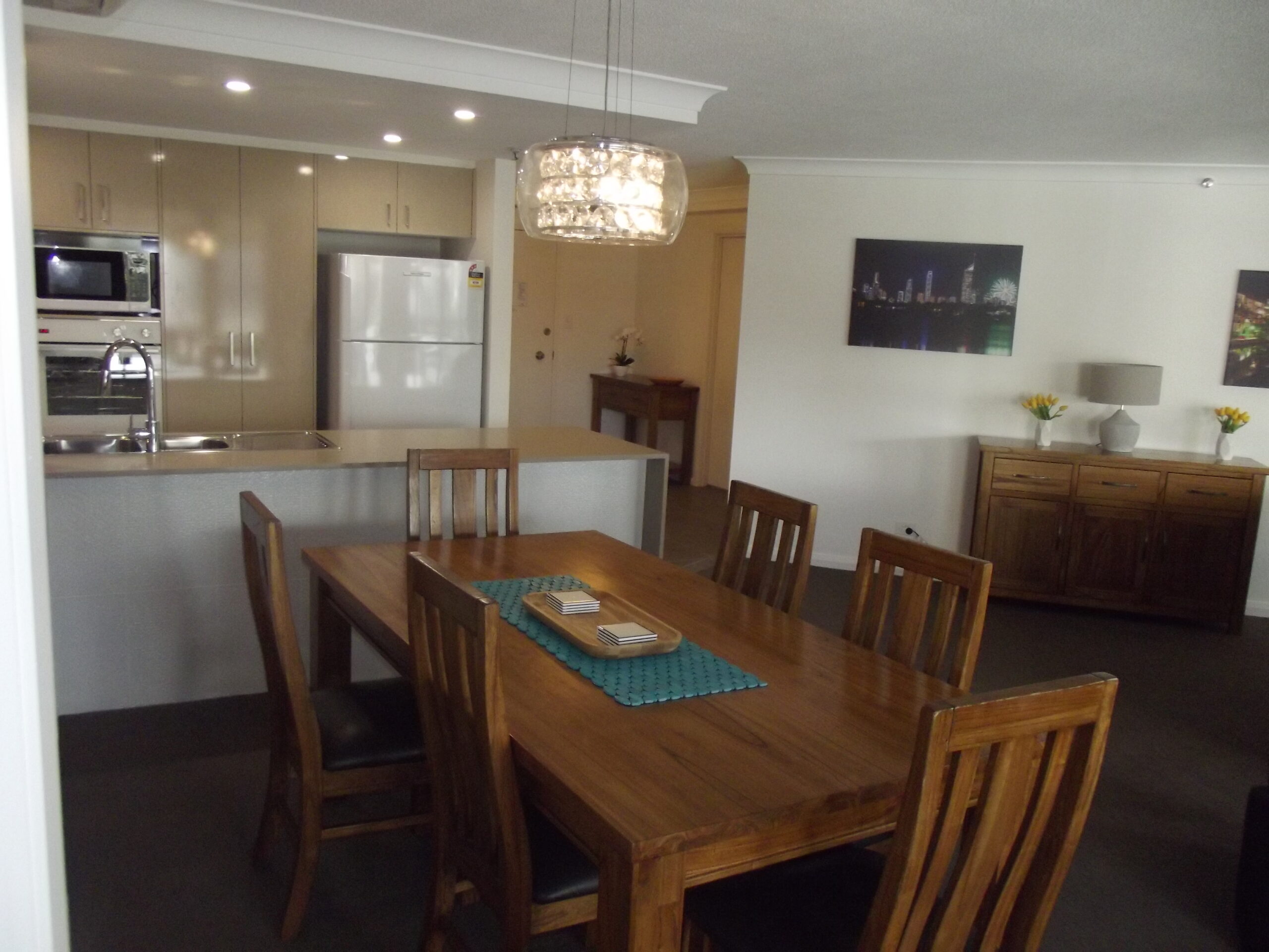 Victoria Square Apartments Accommodation Dining